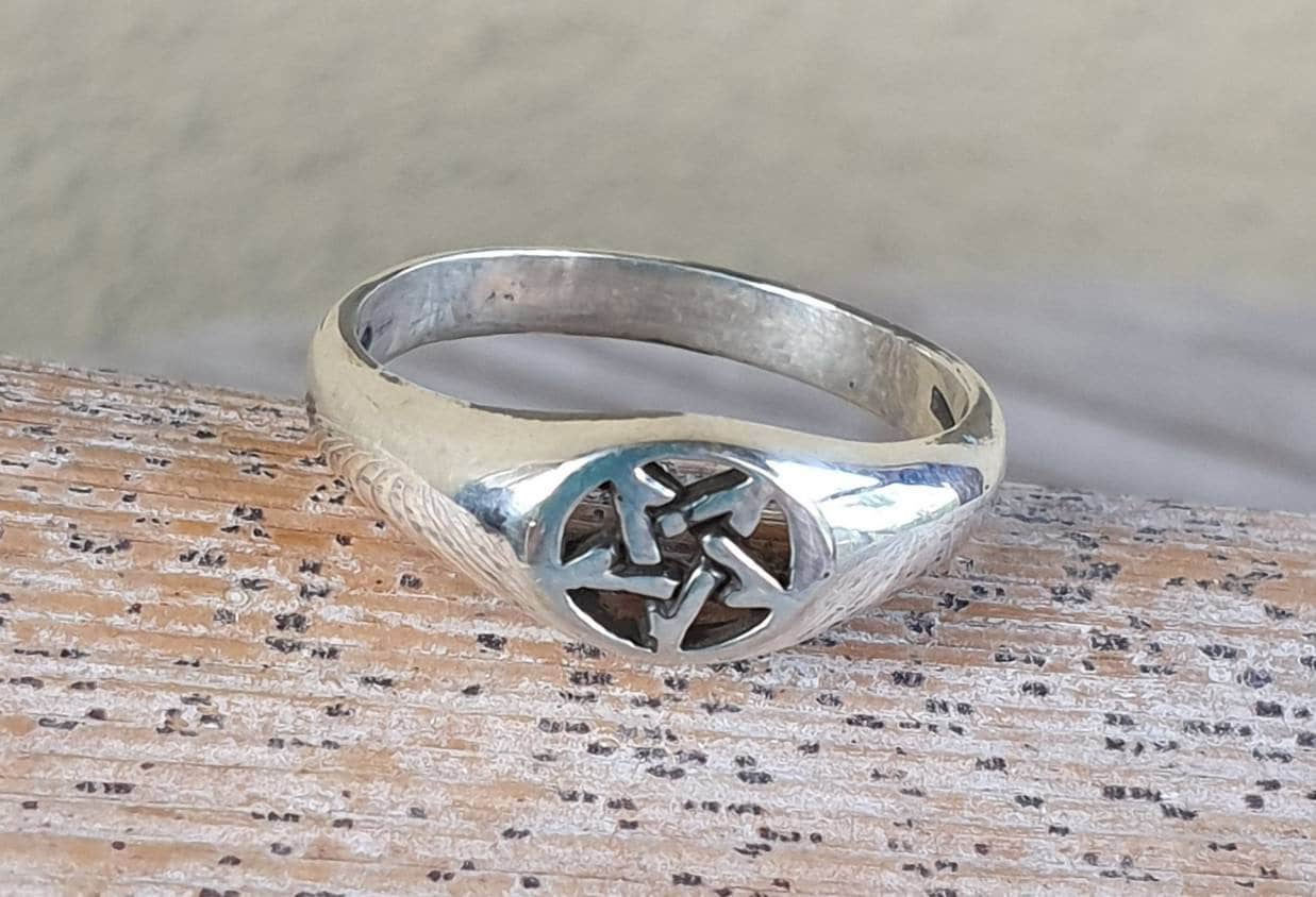 Silver moon pentagram ring