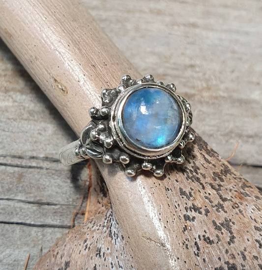 Moonstone ring,sterling silver,handmade,goddess,boho,solitare ring,vintage,new age,cabachon,ball ring,rainbow moonstone
