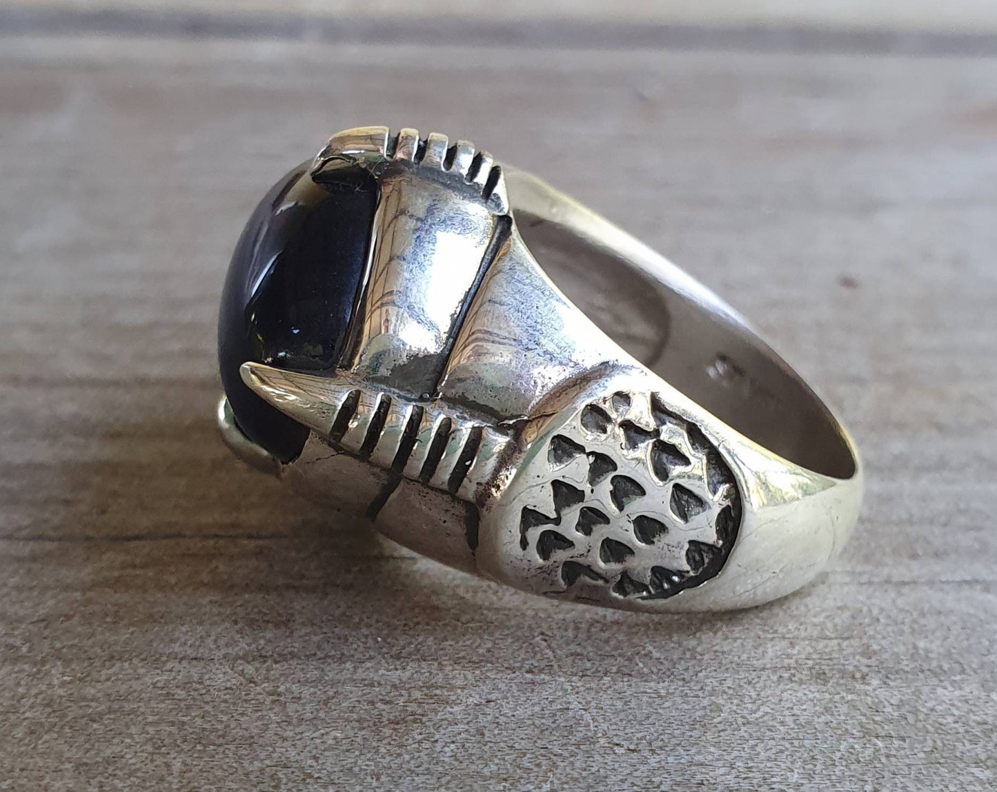 Lapis lazuri ring,sterling silver, claw ring,steampunk,dragon claw,gothic,punk,geiger,alien,talon,eagle,handmade,new age,