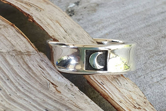 Moon ring,sterling silver with crecent moon,chunky unisex band,goddess ring,