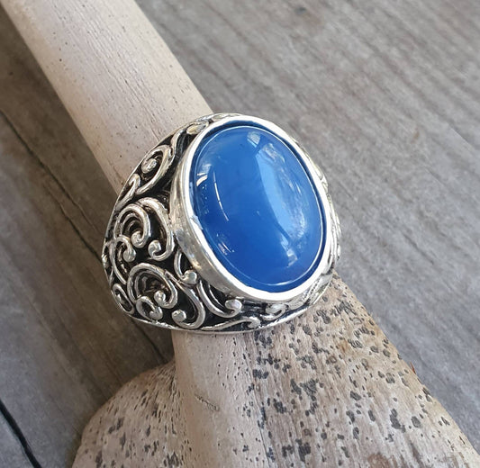 Blue chalcedony chunky ring,sterling silver,beautiful scroll sides,vintage style,Japanese style waves,baroque,mens fashion,boho,