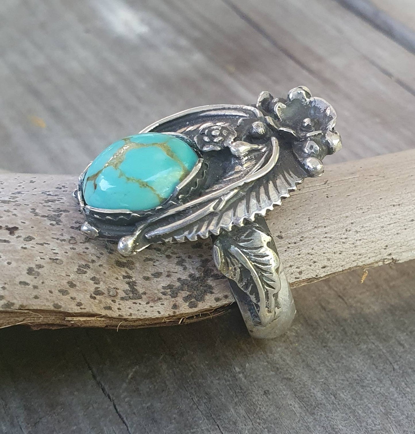 Turquoise ring,sterling silver,Navajo Indian style,flower,leaf,boho,gypsy,tribal,handmade,women's fashion