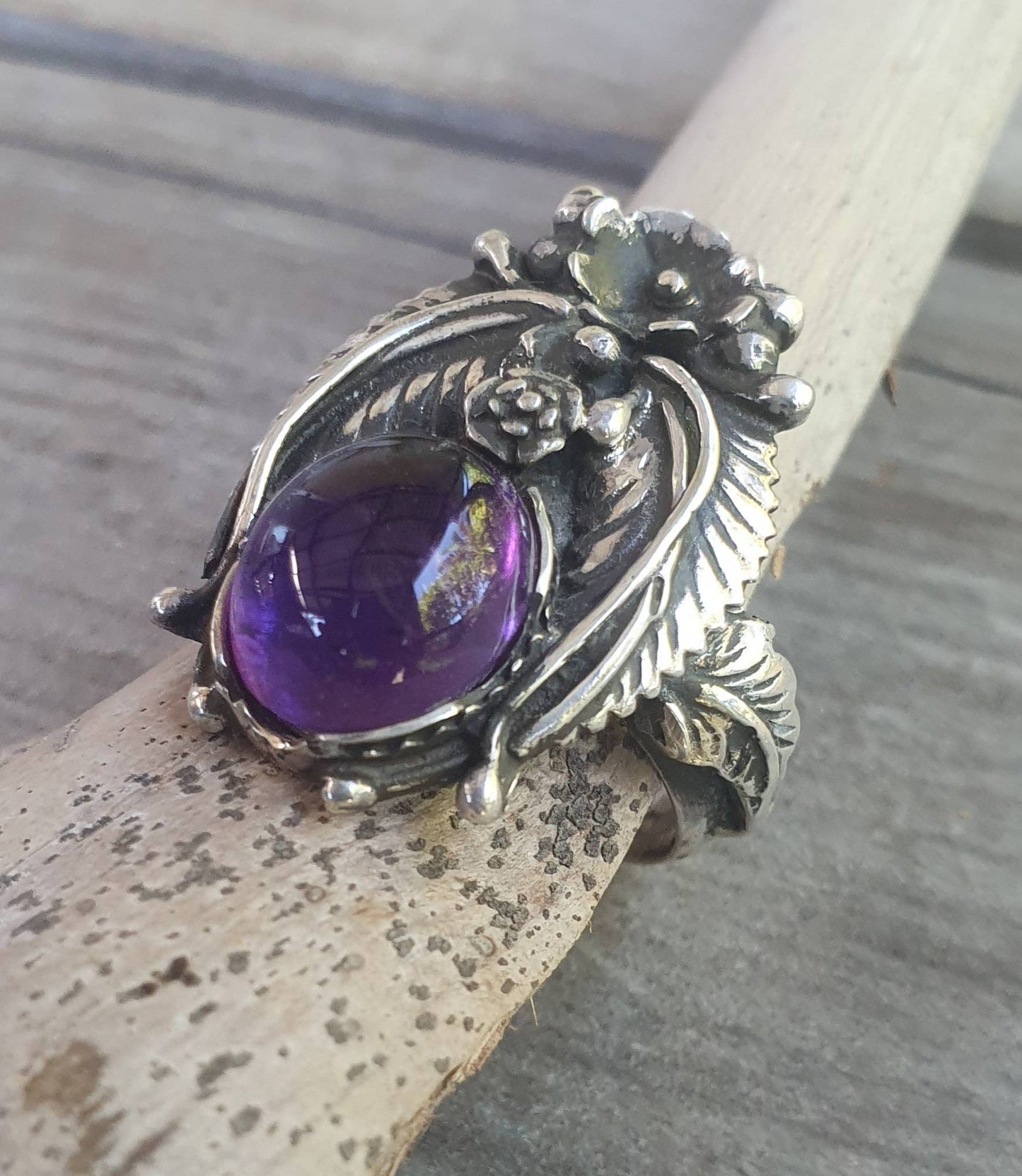 Amethyst ring,sterling silver,Navajo Indian style,flower,leaf,boho,gypsy,tribal,handmade,women's fashion