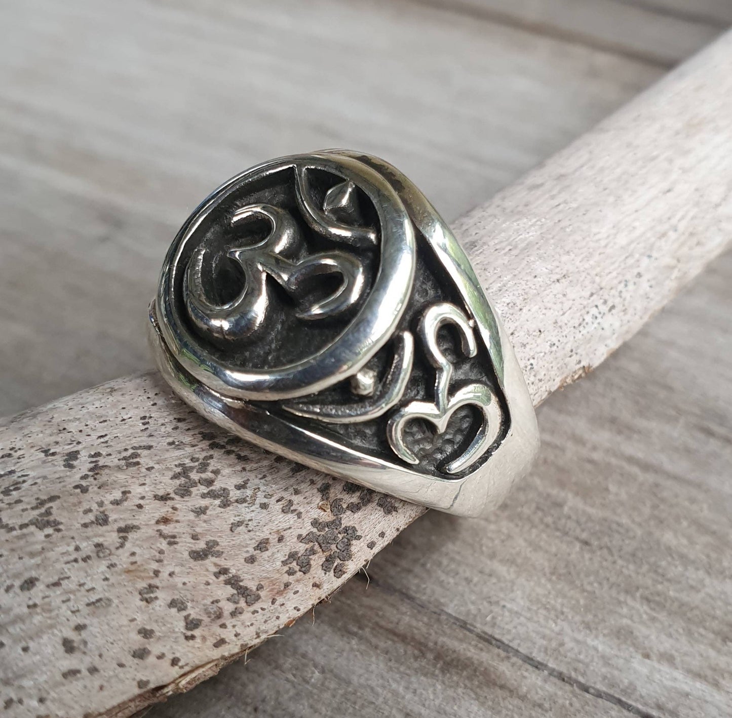 OM ring,sterling silver, yoga,spiritual,budda, hindu, boho,new age,handmade signet ring