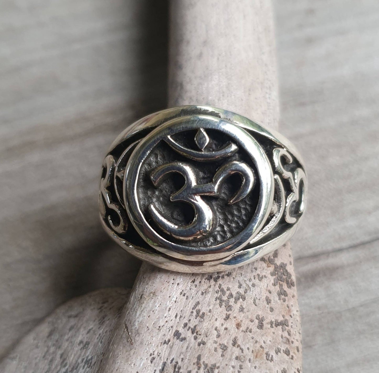 OM ring,sterling silver, yoga,spiritual,budda, hindu, boho,new age,handmade signet ring