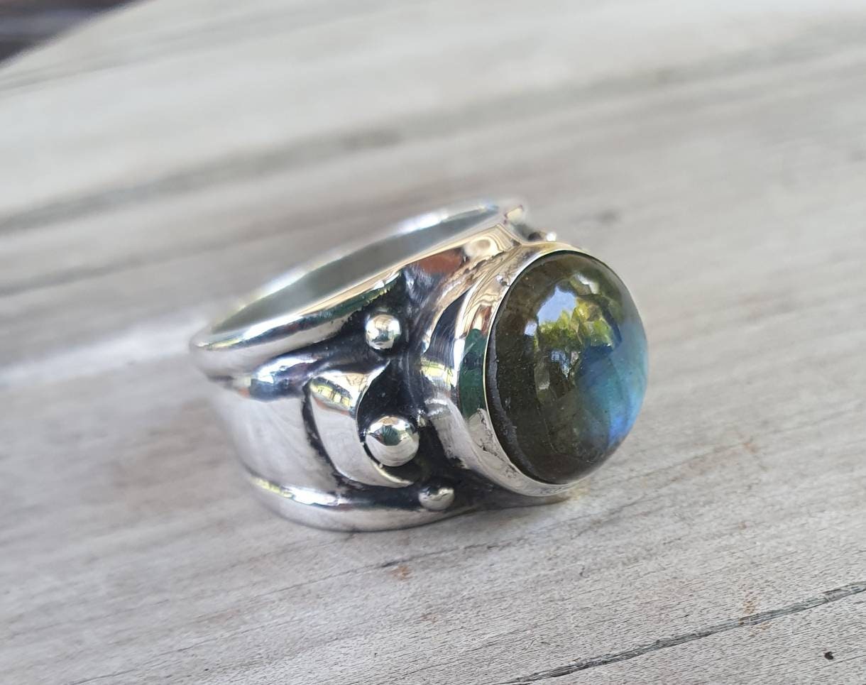 Labradorite ring,sterling silver,labrodite, chunky unisex ring,wedding ring,blue green stone,boho,gemstone ring,handmade, retro ,signet