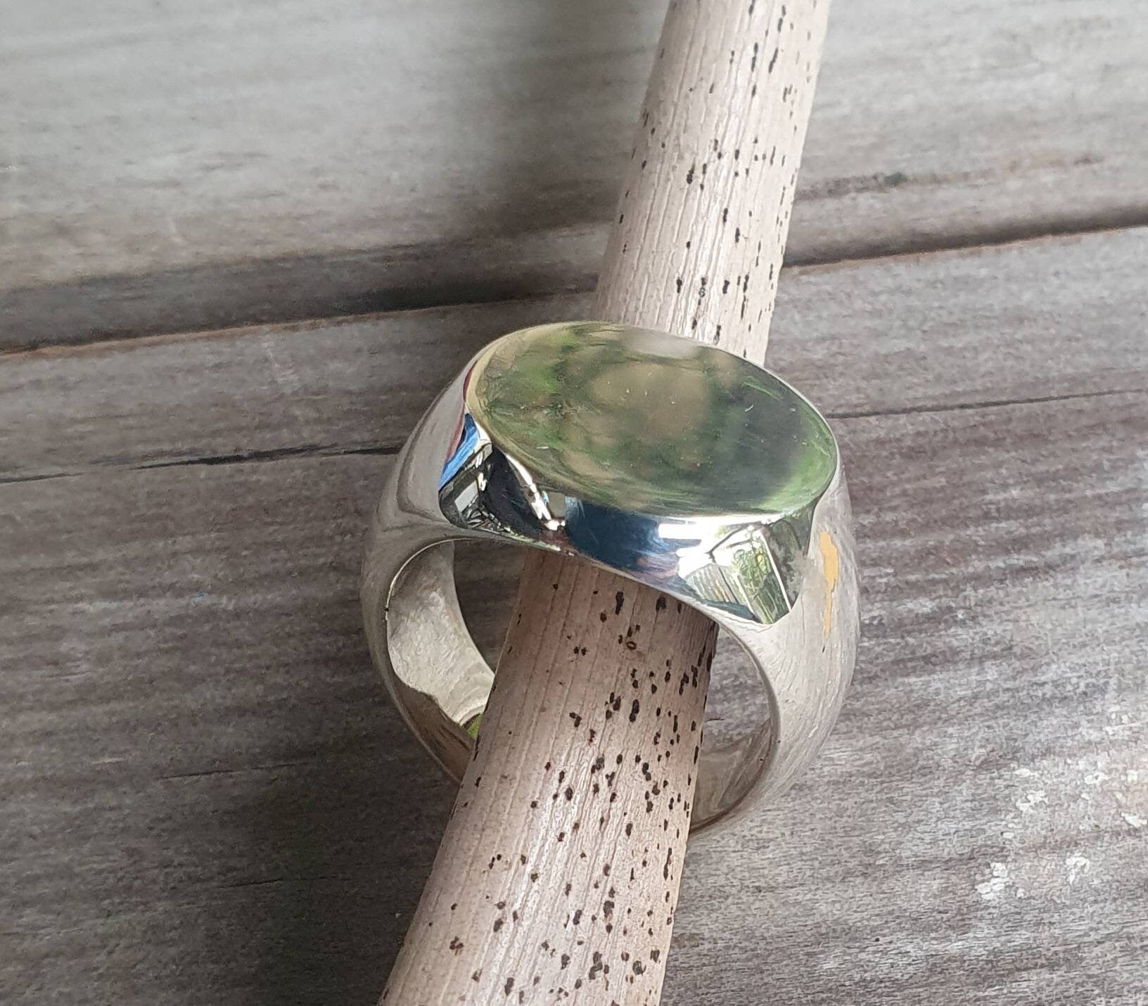 Large signet ring,chunky,solid sterling silver,round top,large plain 22gm signet,chunky mans ring,heavy,wide silver ring