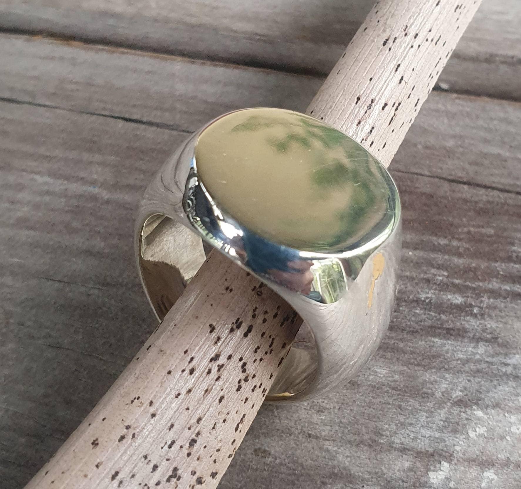 Large signet ring,chunky,solid sterling silver,round top,large plain 22gm signet,chunky mans ring,heavy,wide silver ring