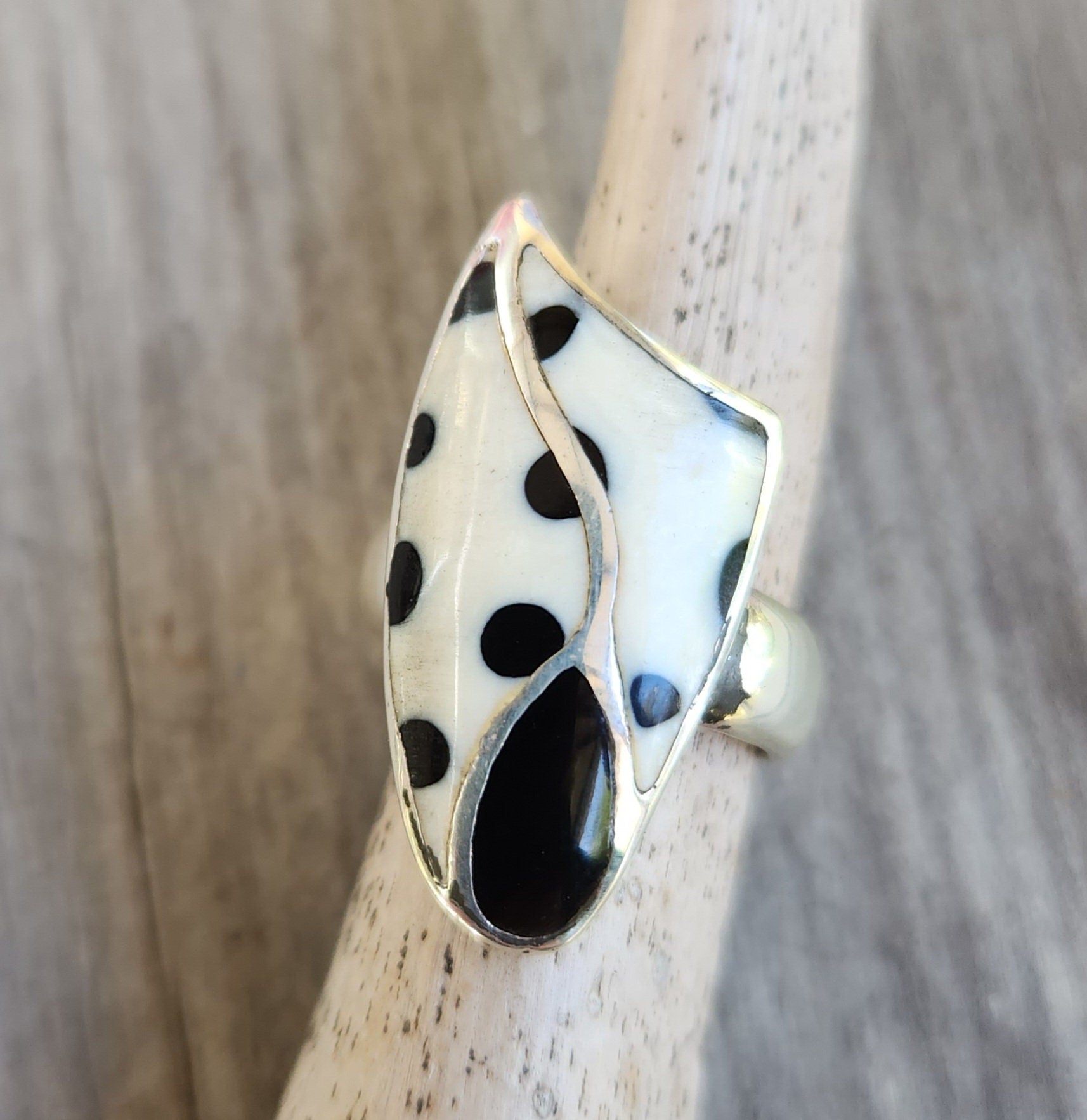 Long ring,inlay,sterling silver,shell inlay,boho, goddess ring,new age,shell ring,mosaic,chunky ring,gypsy,large silver ring,