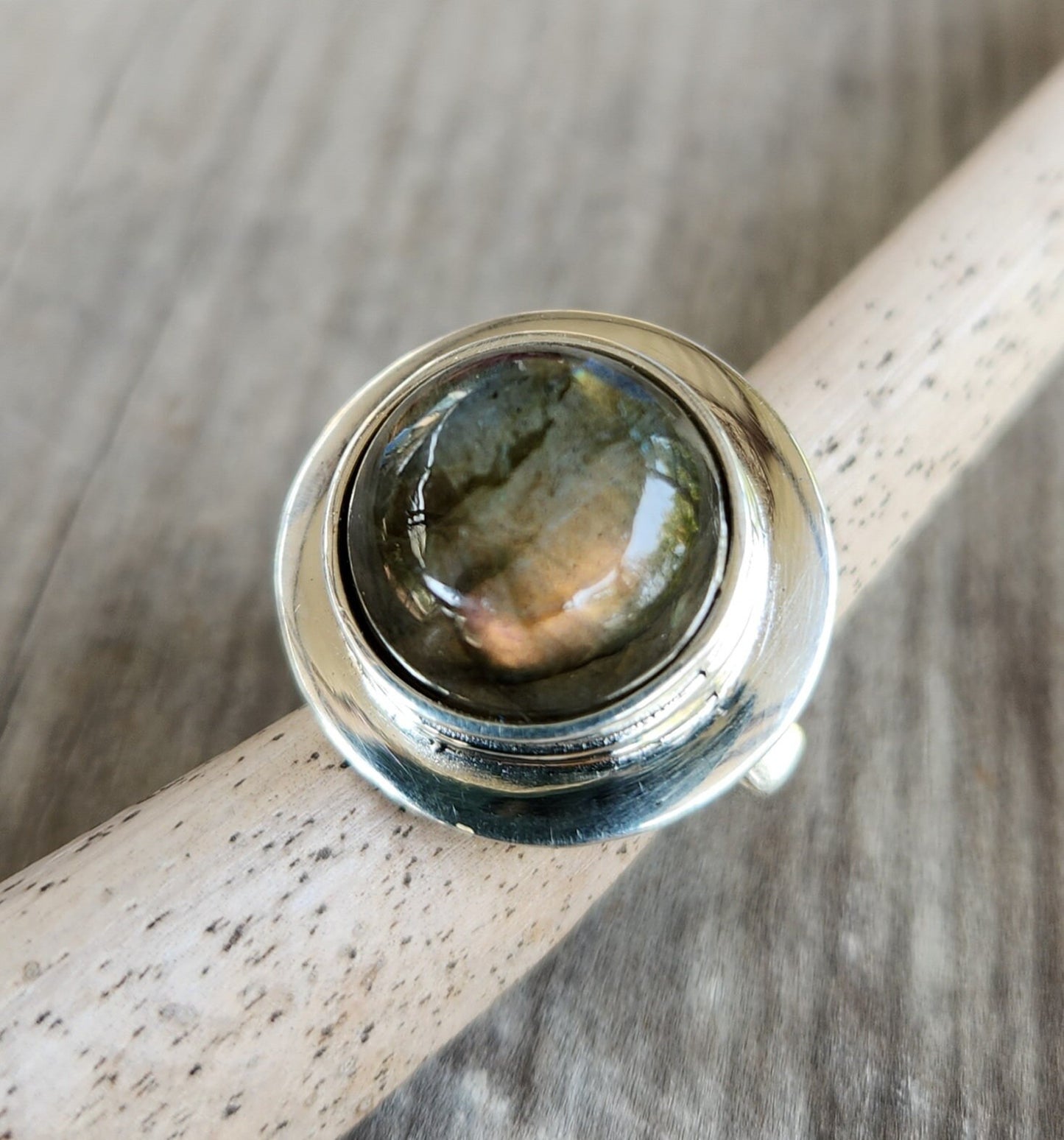 Labradorite ring,sterling silver,,chunky ring,wedding ring,blue green stone,boho,gemstone ring,handmade, retro ring,modern,industrial,signet