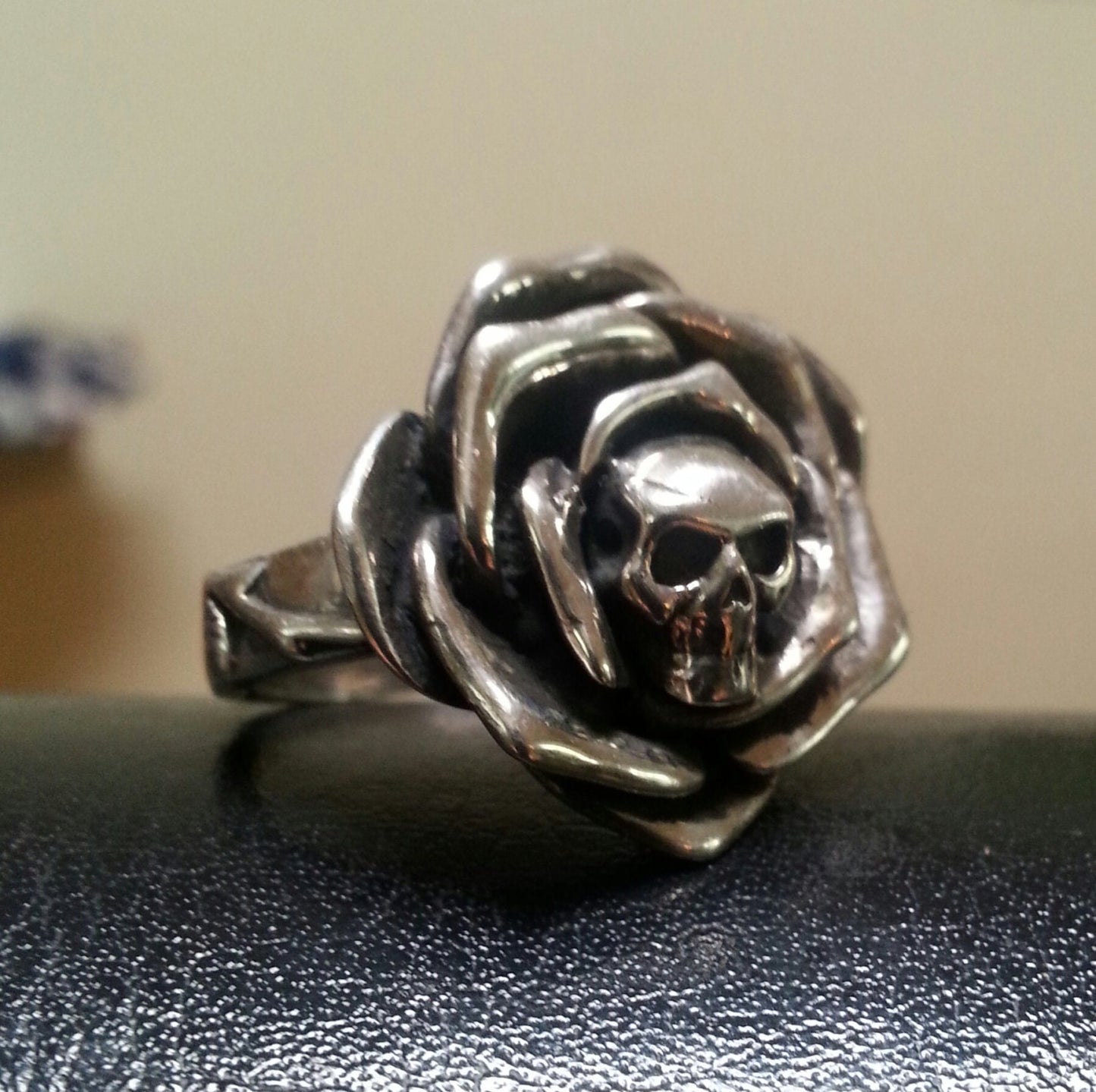 Skull rose ring,Cool ladies Skull,sterling silver,steampunk gothic,punk,