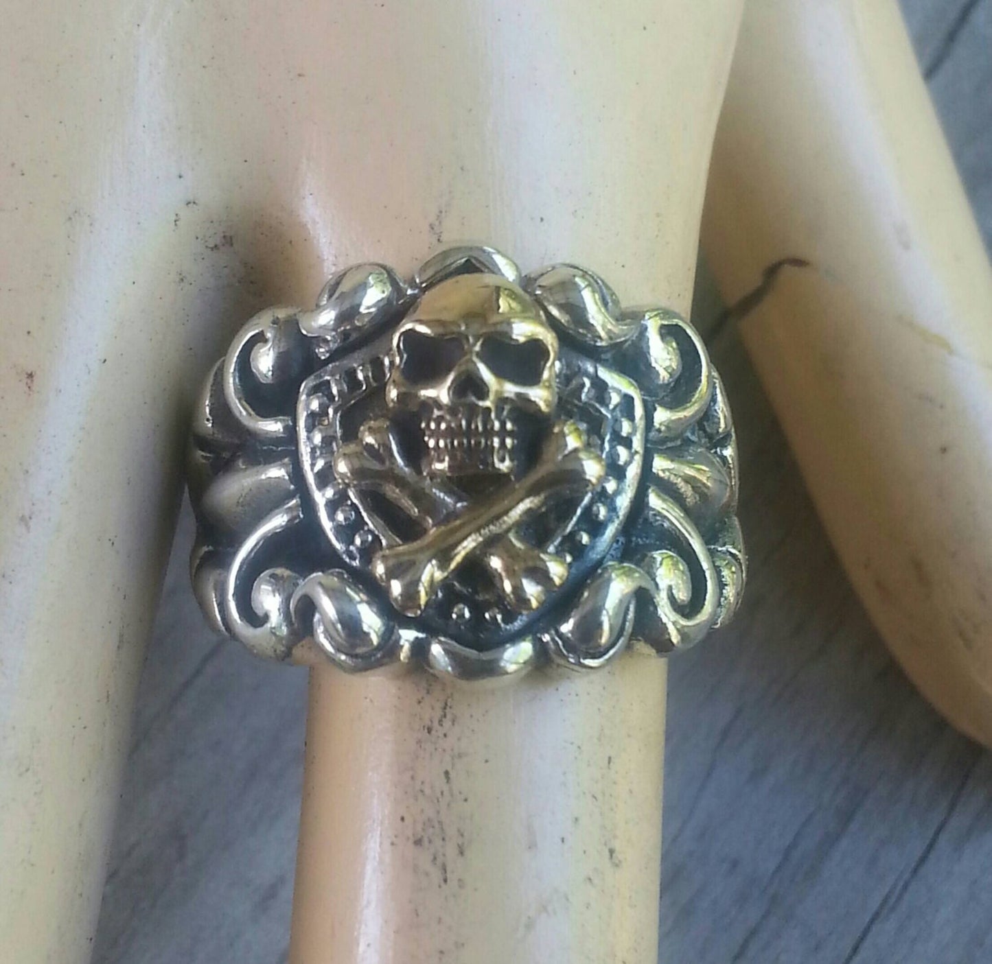 skull and crossbones pirate sterling  silver mans wedding dress ring  shield medieval victorian steampunk